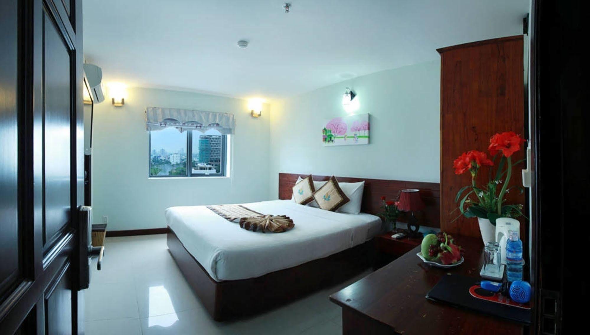 Luna Diamond Hotel Danang Exterior photo
