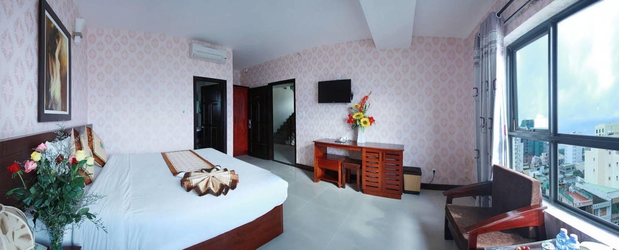 Luna Diamond Hotel Danang Exterior photo